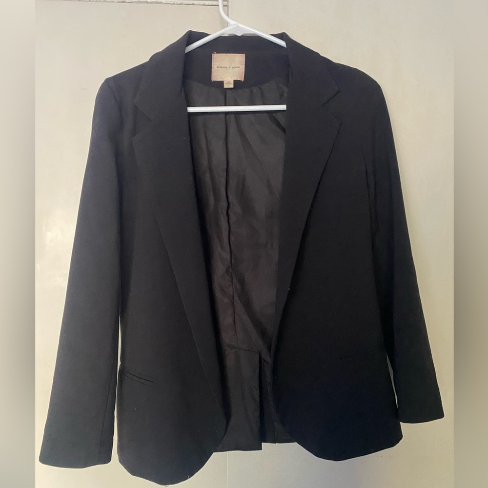 UO Silence & Noise open black blazer size S